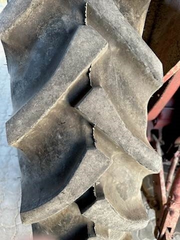 International 474 M.FRONTLÆSSER - Traktor: slika 4 International 474 M.FRONTLÆSSER - Traktor: slika 4