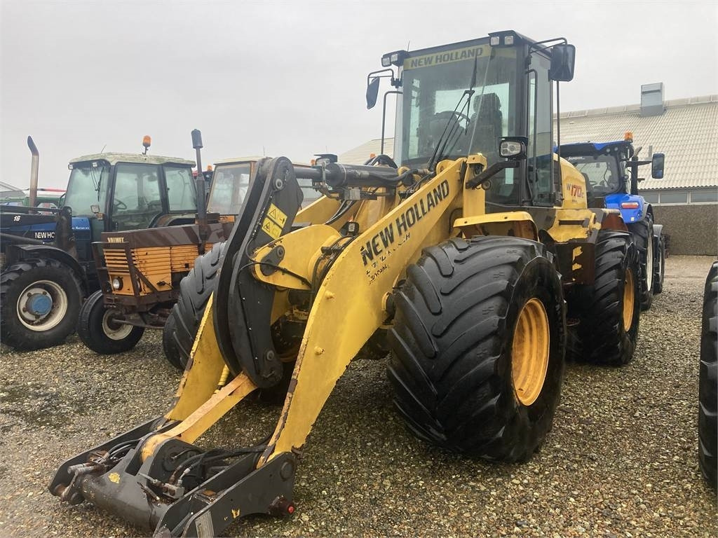New Holland W170C LR T4B - Kolesni nakladalec: slika 1 New Holland W170C LR T4B - Kolesni nakladalec: slika 1