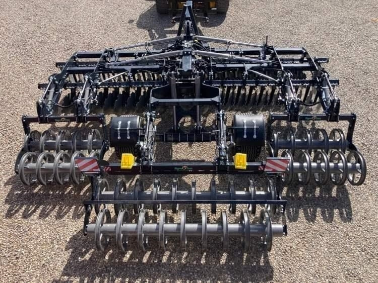 Agro - TOM 6 Meter discharve - Disk brana: slika 1 Agro - TOM 6 Meter discharve - Disk brana: slika 1