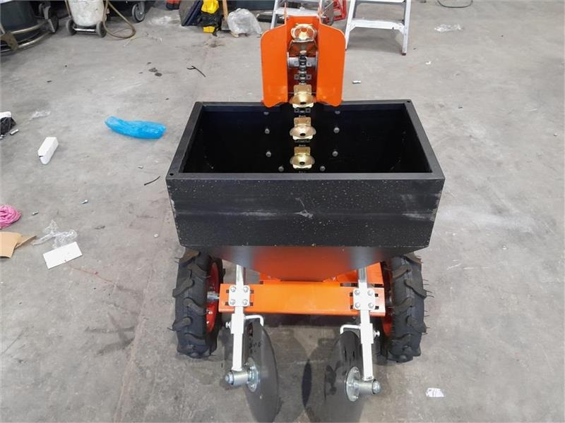 - - - Boxer AGRI - Sadilec krompirja: slika 4 - - - Boxer AGRI - Sadilec krompirja: slika 4