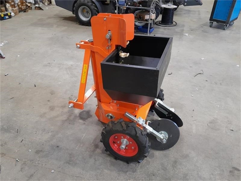 - - - Boxer AGRI - Sadilec krompirja: slika 1 - - - Boxer AGRI - Sadilec krompirja: slika 1