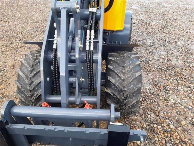 Eurotrac W11 Mellem arm - Zgibni nakladalnik: slika 3 Eurotrac W11 Mellem arm - Zgibni nakladalnik: slika 3