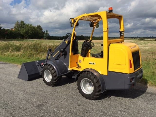 Eurotrac W12 - Zgibni nakladalnik: slika 1 Eurotrac W12 - Zgibni nakladalnik: slika 1