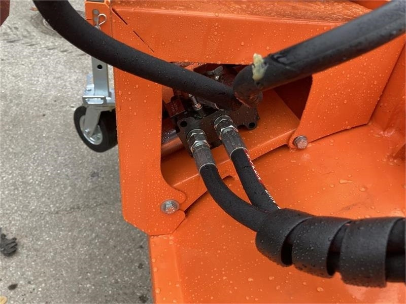 - - - J-Maskiner 180 - Metla: slika 5 - - - J-Maskiner 180 - Metla: slika 5