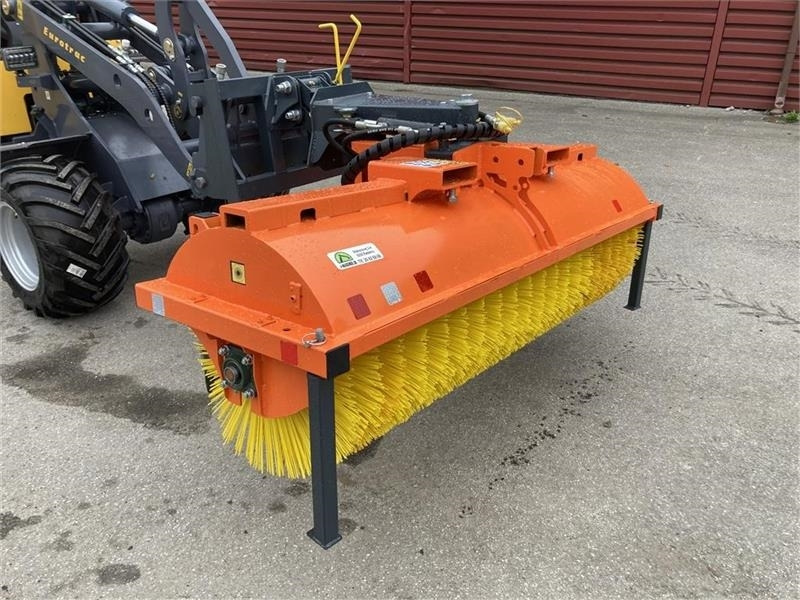 - - - J-Maskiner 180 - Metla: slika 3 - - - J-Maskiner 180 - Metla: slika 3