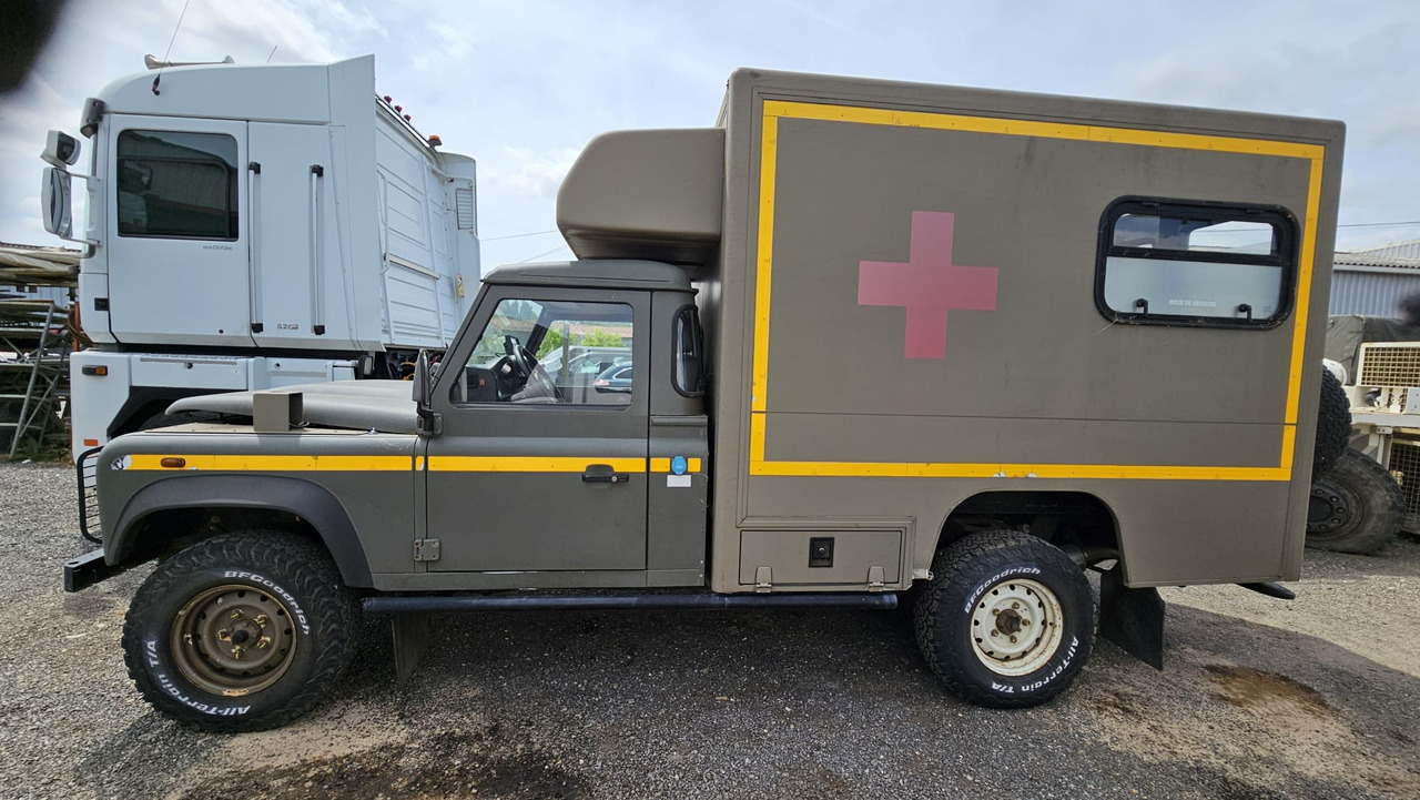 LAND ROVER Défender Ambulance - Dostavno vozilo: slika 3 LAND ROVER Défender Ambulance - Dostavno vozilo: slika 3