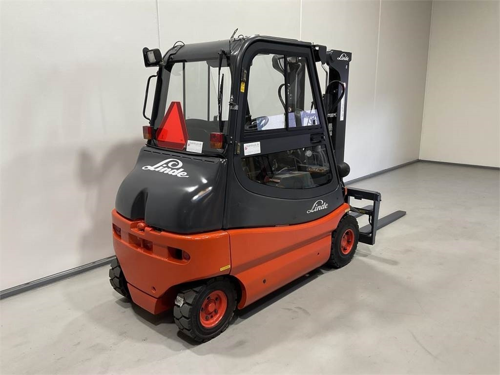 Linde E25P - 02 - Električni viličar: slika 2 Linde E25P - 02 - Električni viličar: slika 2