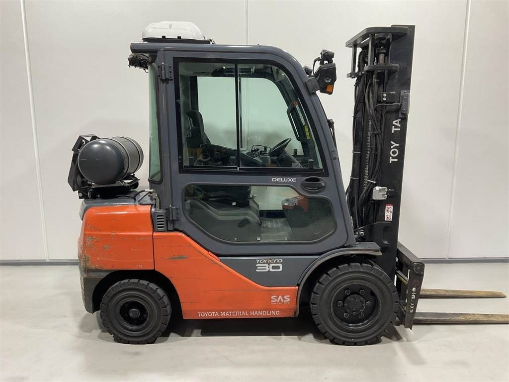 Toyota 02-8FGF30 - Plinski viličar: slika 1 Toyota 02-8FGF30 - Plinski viličar: slika 1