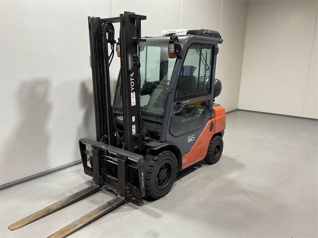 Toyota 02-8FGF30 - Plinski viličar: slika 4 Toyota 02-8FGF30 - Plinski viličar: slika 4