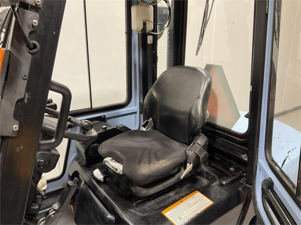 Utilev UT30P - Diesel viličar: slika 5 Utilev UT30P - Diesel viličar: slika 5