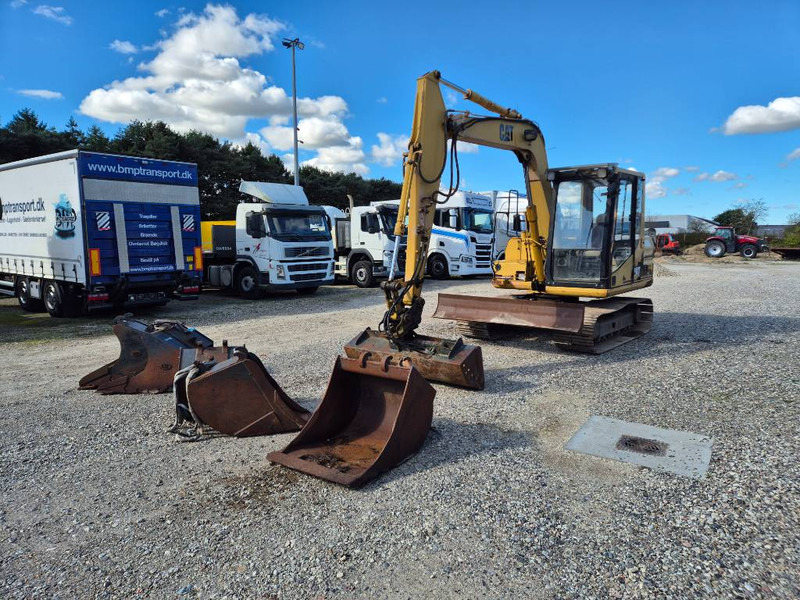 Cat 307 with extra buckets - Mini bager: slika 1 Cat 307 with extra buckets - Mini bager: slika 1