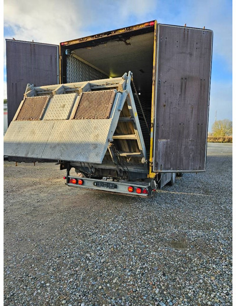 Montracon Racing// machinetrailer // Living area - Nizko noseča polprikolica: slika 1 Montracon Racing// machinetrailer // Living area - Nizko noseča polprikolica: slika 1