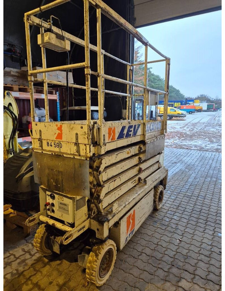 Pinguely Haulotte H800E // 2 personers - Škarjasta dvižna ploščad: slika 2 Pinguely Haulotte H800E // 2 personers - Škarjasta dvižna ploščad: slika 2