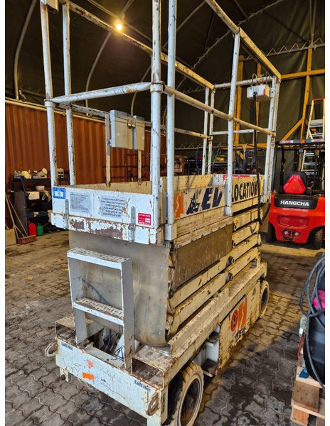 Pinguely Haulotte H800E // 2 personers - Škarjasta dvižna ploščad: slika 4 Pinguely Haulotte H800E // 2 personers - Škarjasta dvižna ploščad: slika 4