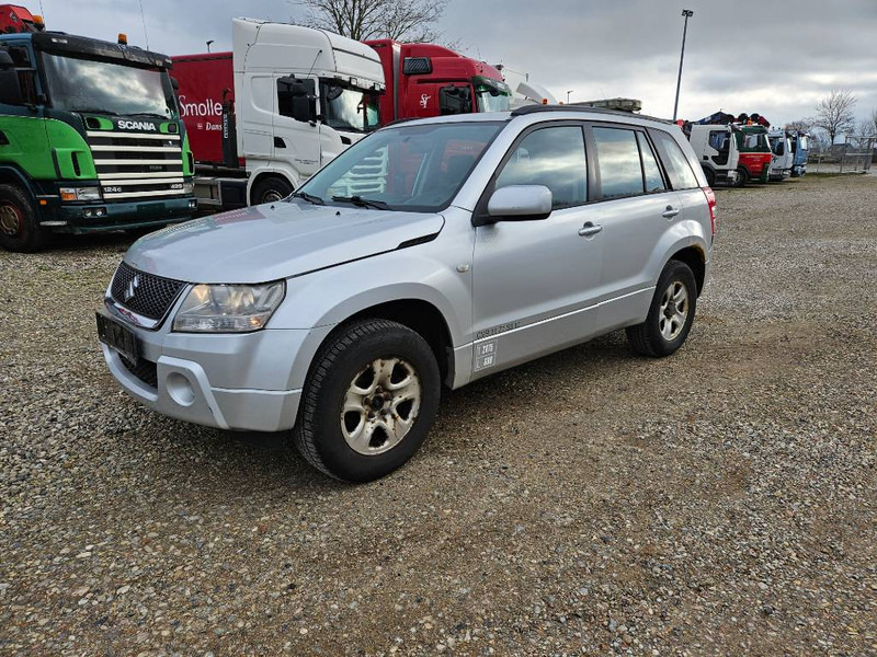 Suzuki Grand Vitara 2,0 GLX aut. Van 5d - Dostavno vozilo z zabojnikom: slika 1 Suzuki Grand Vitara 2,0 GLX aut. Van 5d - Dostavno vozilo z zabojnikom: slika 1
