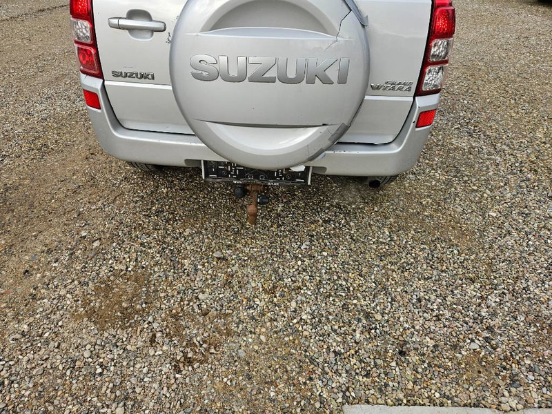 Suzuki Grand Vitara 2,0 GLX aut. Van 5d - Dostavno vozilo z zabojnikom: slika 4 Suzuki Grand Vitara 2,0 GLX aut. Van 5d - Dostavno vozilo z zabojnikom: slika 4