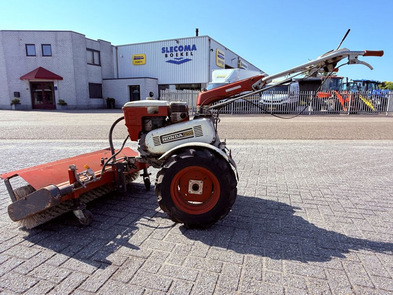 Honda F800 Veegmachine - Vozilo za pometanje: slika 1 Honda F800 Veegmachine - Vozilo za pometanje: slika 1