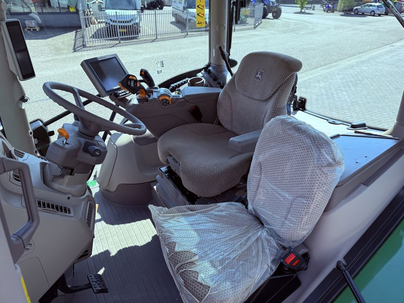 John Deere 6R130 Command Pro Autopowr - Traktor: slika 5 John Deere 6R130 Command Pro Autopowr - Traktor: slika 5