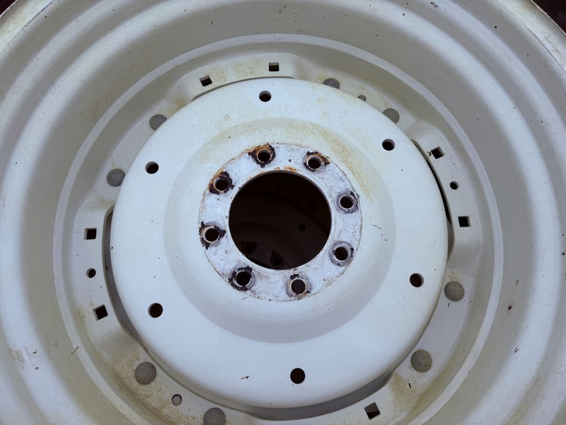 Mitas 420/70R30 & 300/70R20 Compl wheel - Gume in platišča: slika 2 Mitas 420/70R30 & 300/70R20 Compl wheel - Gume in platišča: slika 2