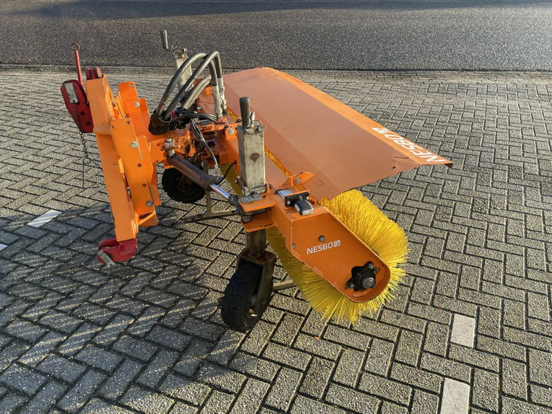 Nesbo Veegmachine HF1600S - Metla za Komunalno/ Posebno vozilo: slika 5 Nesbo Veegmachine HF1600S - Metla za Komunalno/ Posebno vozilo: slika 5