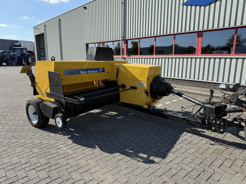 New Holland BC5060 Mini Balenpers - Balirka za kvadratne bale: slika 4 New Holland BC5060 Mini Balenpers - Balirka za kvadratne bale: slika 4
