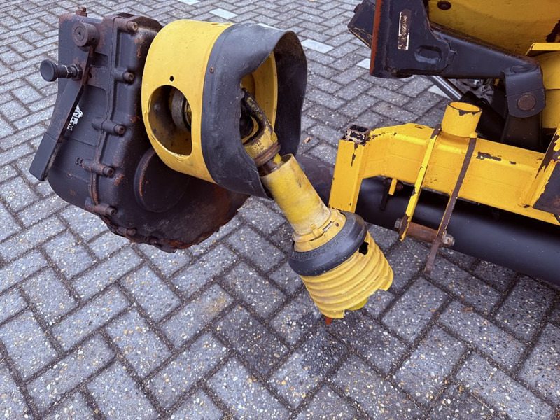 New Holland FI430 6 row header - Kombajn: slika 4 New Holland FI430 6 row header - Kombajn: slika 4