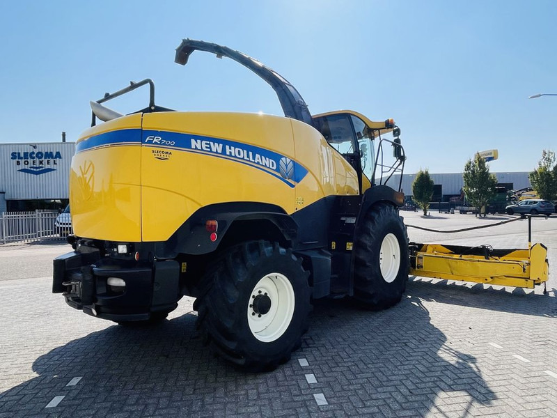 New Holland FR700 Forage Harvester 10 Row header - Kombajn za krmo: slika 4 New Holland FR700 Forage Harvester 10 Row header - Kombajn za krmo: slika 4