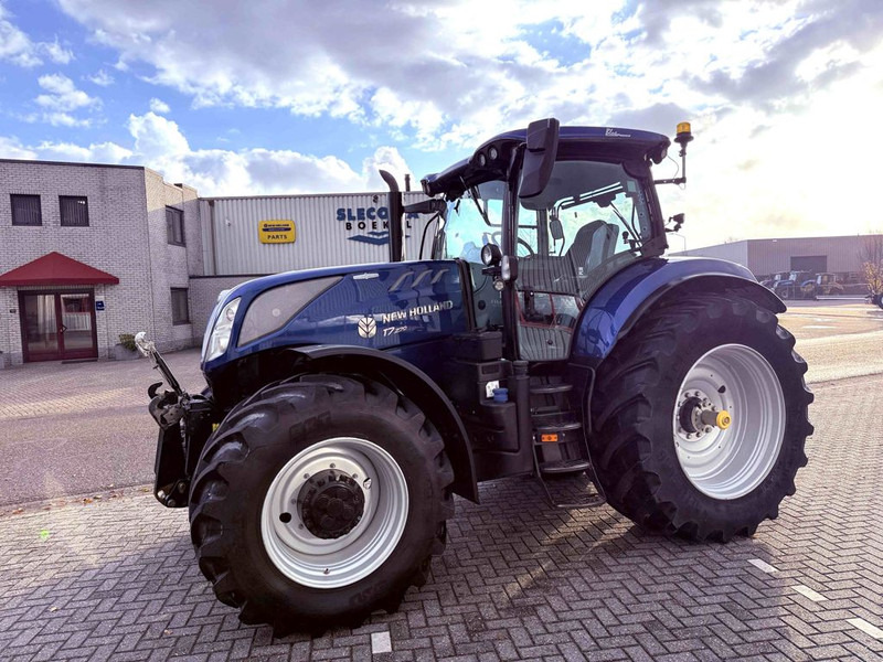 New Holland T7.270 AC Stage V Blue Power - Traktor: slika 2 New Holland T7.270 AC Stage V Blue Power - Traktor: slika 2