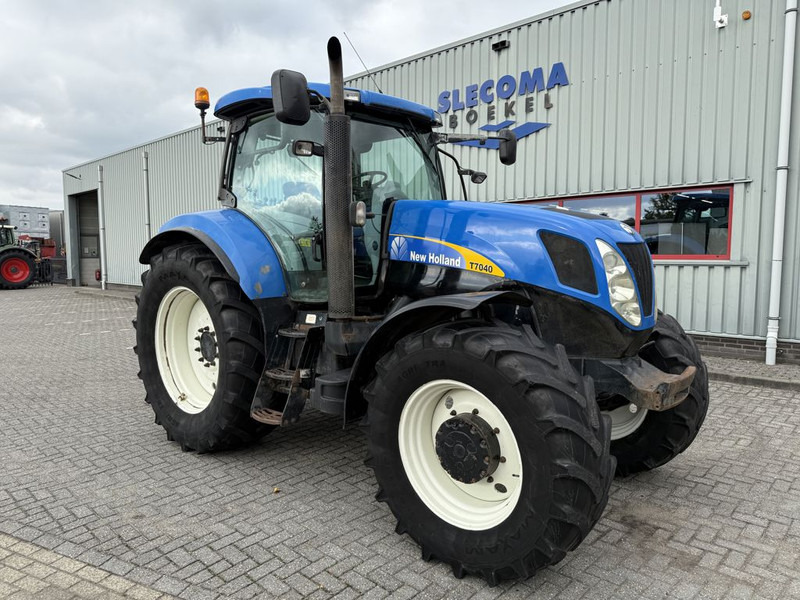 New Holland T7040 Power Command - Traktor: slika 4 New Holland T7040 Power Command - Traktor: slika 4