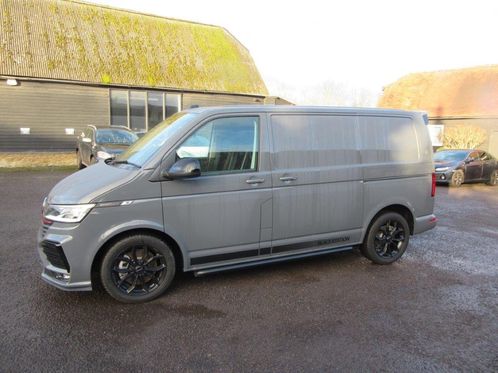 2025 Volkswagen Transporter Black Edition 2.0 BiDI 204 Sportline - Furgon: slika 3 2025 Volkswagen Transporter Black Edition 2.0 BiDI 204 Sportline - Furgon: slika 3
