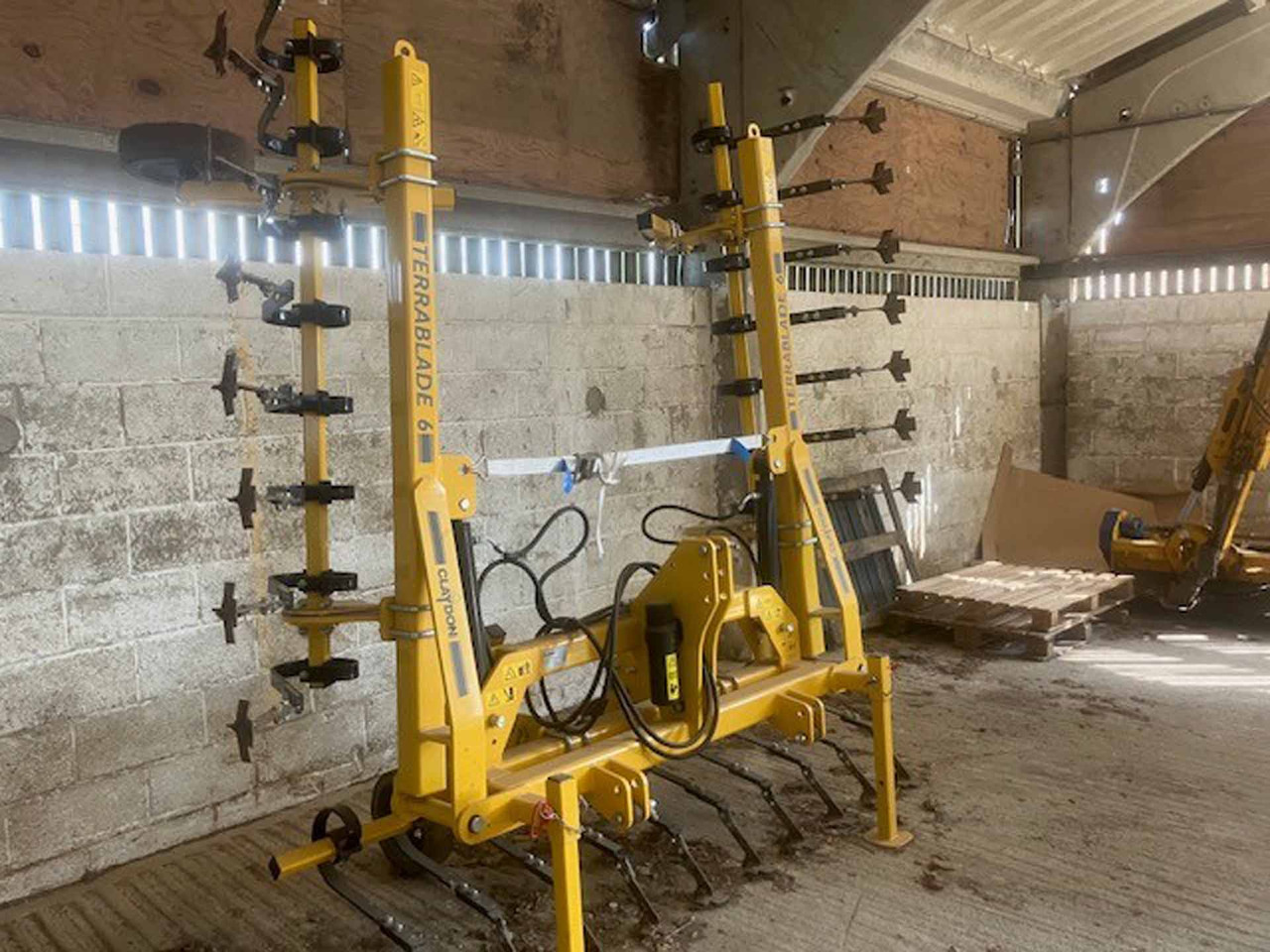 Claydon Terrablade 6m - Oprema za obdelavo tal: slika 2 Claydon Terrablade 6m - Oprema za obdelavo tal: slika 2
