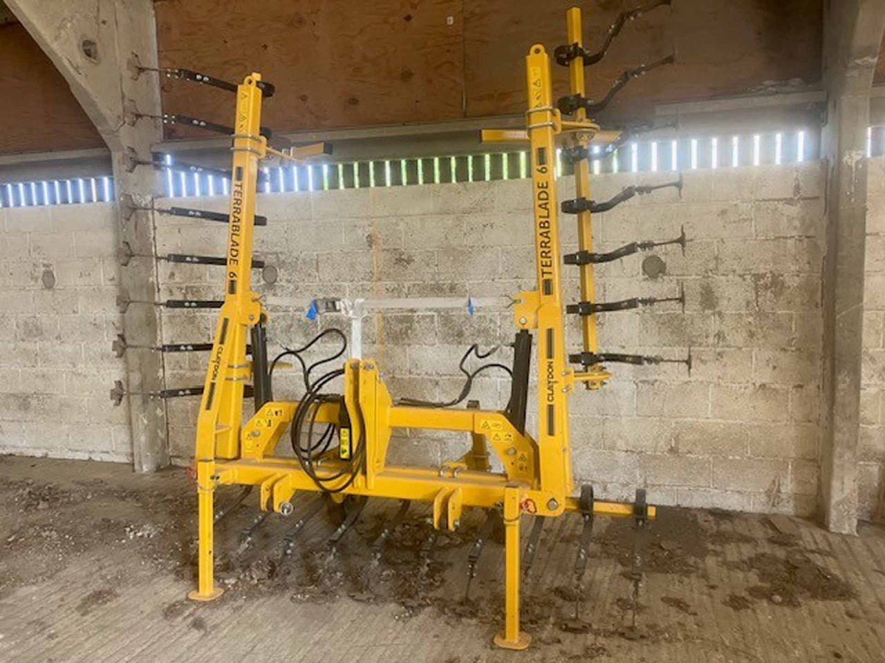 Claydon Terrablade 6m - Oprema za obdelavo tal: slika 1 Claydon Terrablade 6m - Oprema za obdelavo tal: slika 1