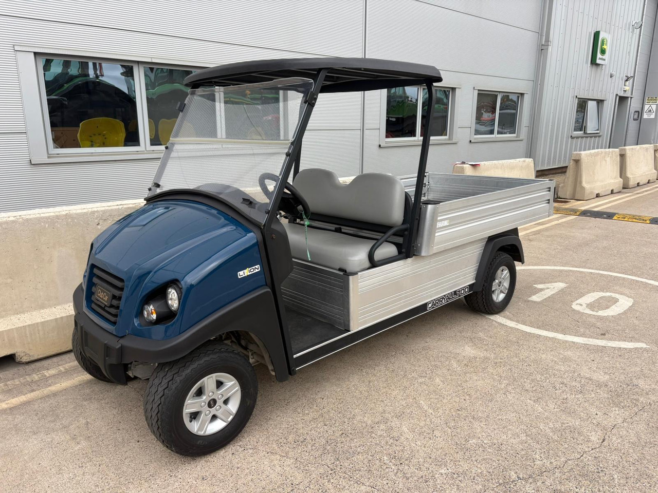 Clubcar Carryall 700 lithium Utility Vehicle - Štirikolesnik: slika 1 Clubcar Carryall 700 lithium Utility Vehicle - Štirikolesnik: slika 1