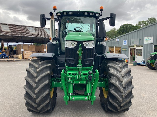 JOHN DEERE 6R 250 - Traktor: slika 4 JOHN DEERE 6R 250 - Traktor: slika 4