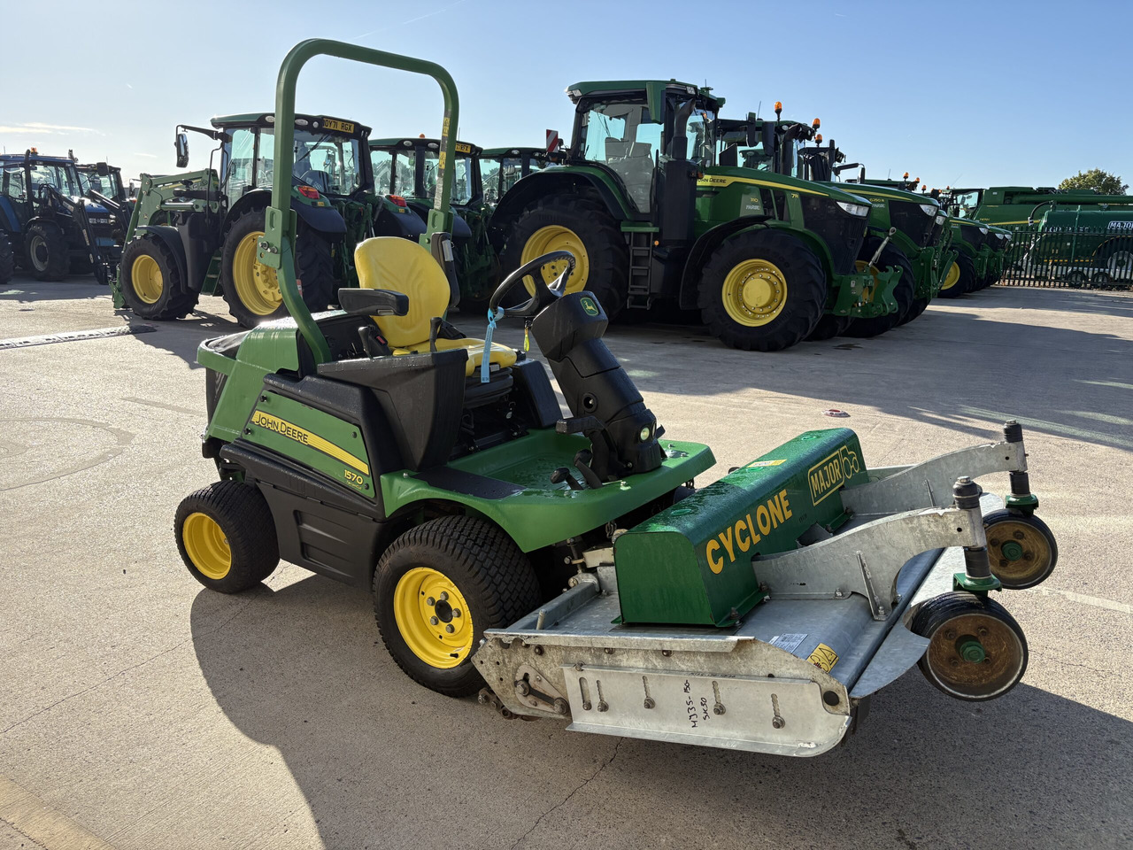 John Deere 1570 C/w Major Cyclone Mower - Vrtna kosilnica: slika 3 John Deere 1570 C/w Major Cyclone Mower - Vrtna kosilnica: slika 3