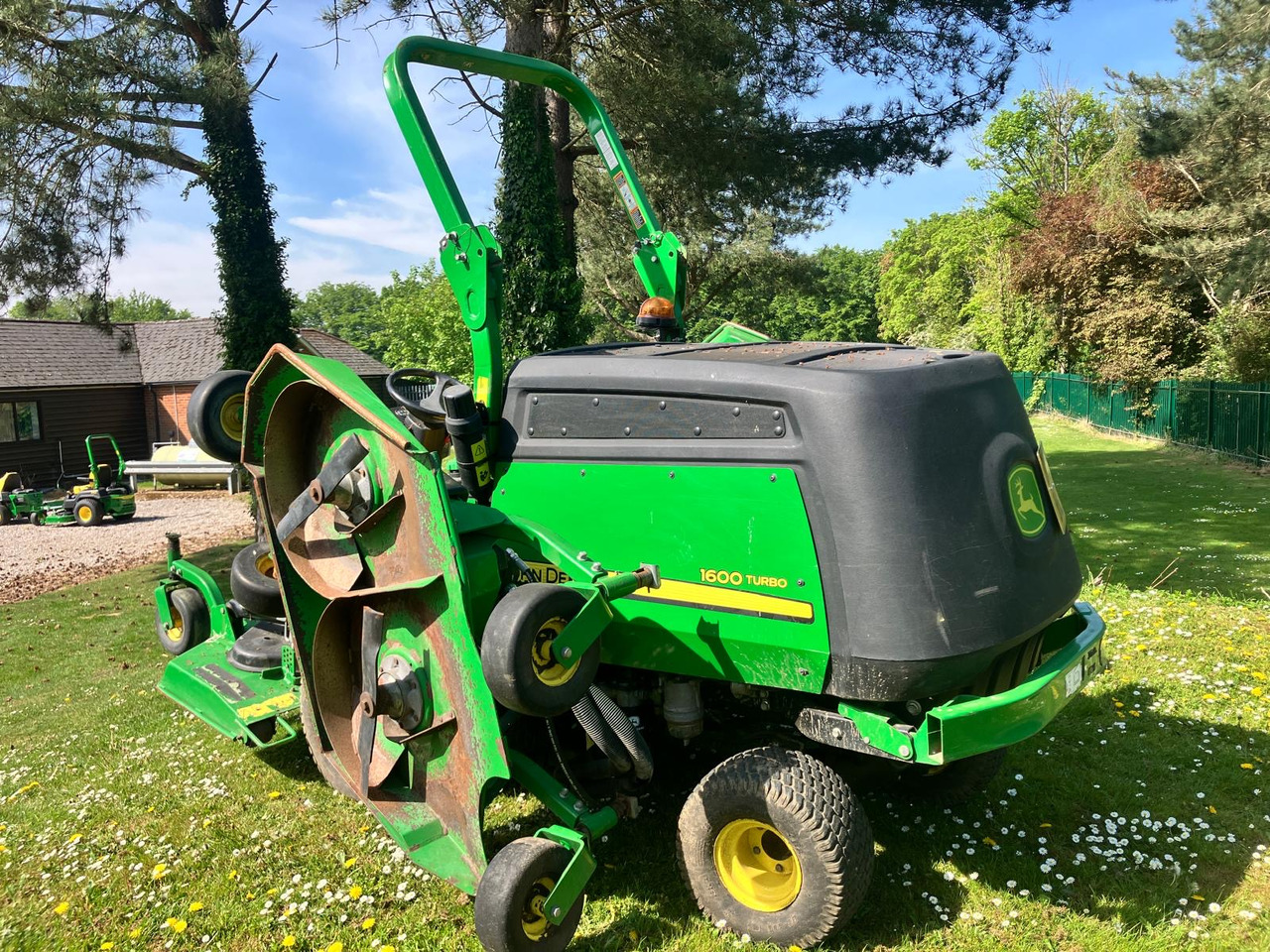 John Deere 1600T Wide Area Mower - Vrtna kosilnica: slika 5 John Deere 1600T Wide Area Mower - Vrtna kosilnica: slika 5