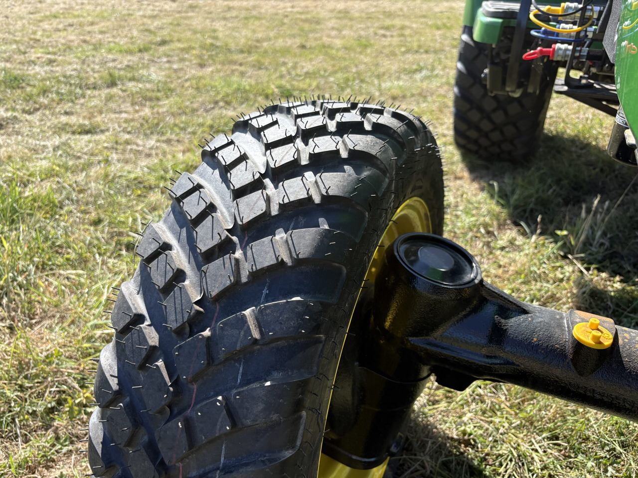 Nov Mini traktor John Deere 2038R Compact Tractor: slika 6