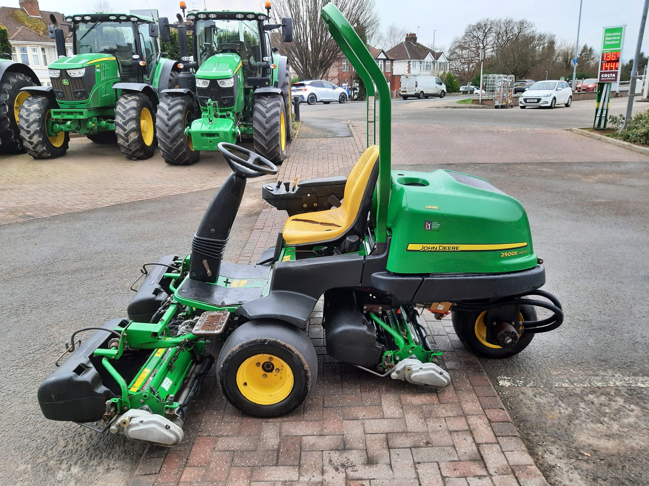 John Deere 2500E greens triple mower - Vrtna kosilnica: slika 3 John Deere 2500E greens triple mower - Vrtna kosilnica: slika 3