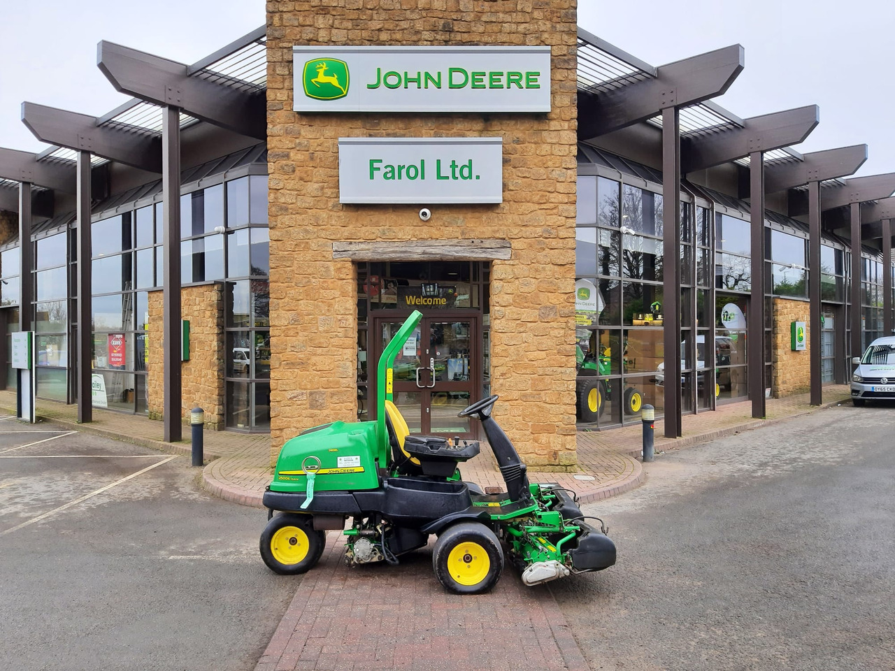 John Deere 2500E greens triple mower - Vrtna kosilnica: slika 1 John Deere 2500E greens triple mower - Vrtna kosilnica: slika 1