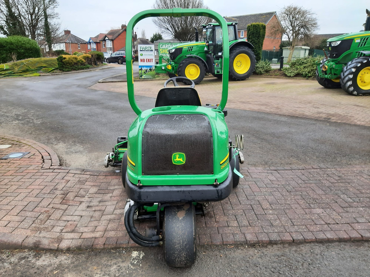 John Deere 2500E greens triple mower - Vrtna kosilnica: slika 5 John Deere 2500E greens triple mower - Vrtna kosilnica: slika 5