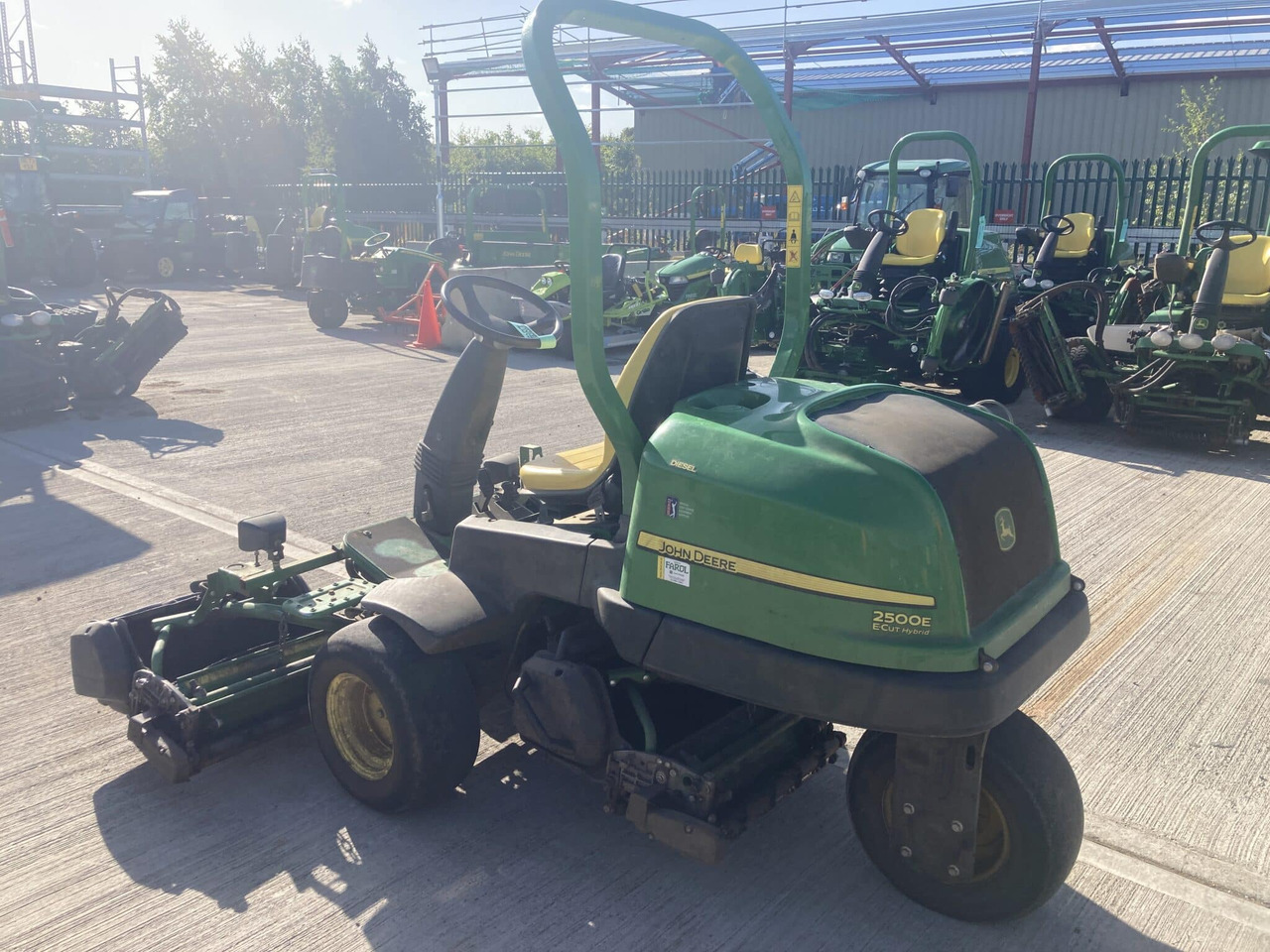 John Deere 2500EH greens triple mower - Vrtna kosilnica: slika 3 John Deere 2500EH greens triple mower - Vrtna kosilnica: slika 3
