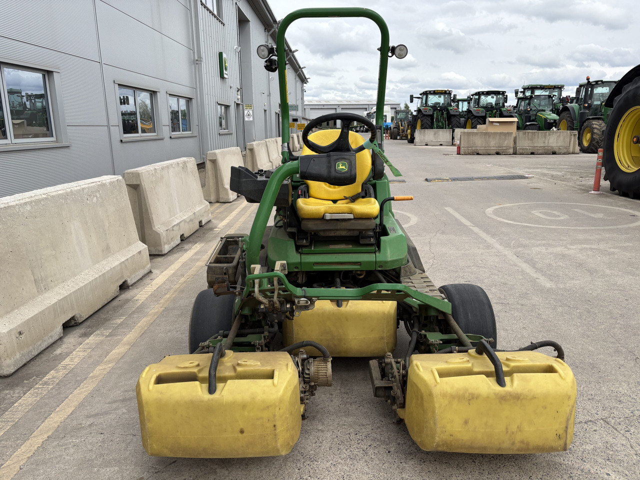 John Deere 2750E Triplex - Vrtna kosilnica: slika 3 John Deere 2750E Triplex - Vrtna kosilnica: slika 3