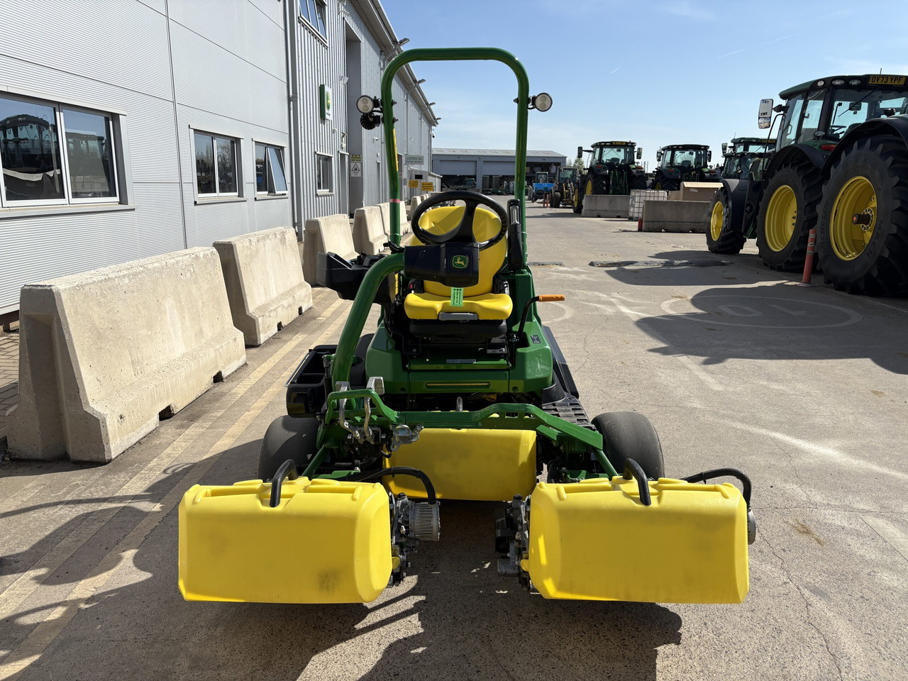 John Deere 2750E Triplex mower - Vrtna kosilnica: slika 2 John Deere 2750E Triplex mower - Vrtna kosilnica: slika 2