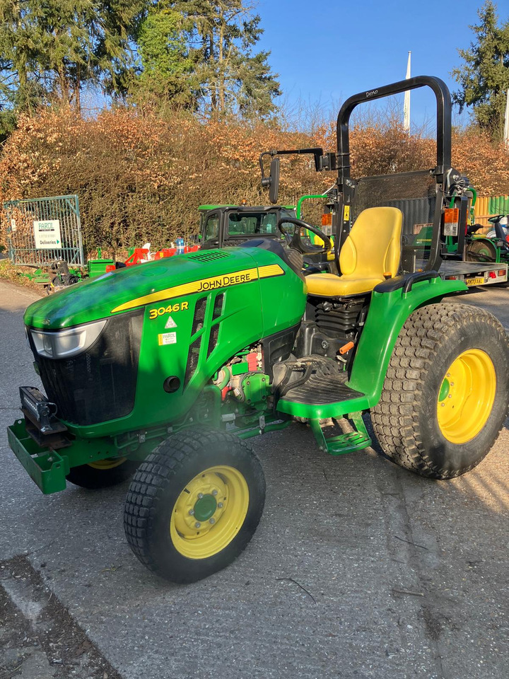 John Deere 3046R Compact Tractor - Mini traktor: slika 2 John Deere 3046R Compact Tractor - Mini traktor: slika 2