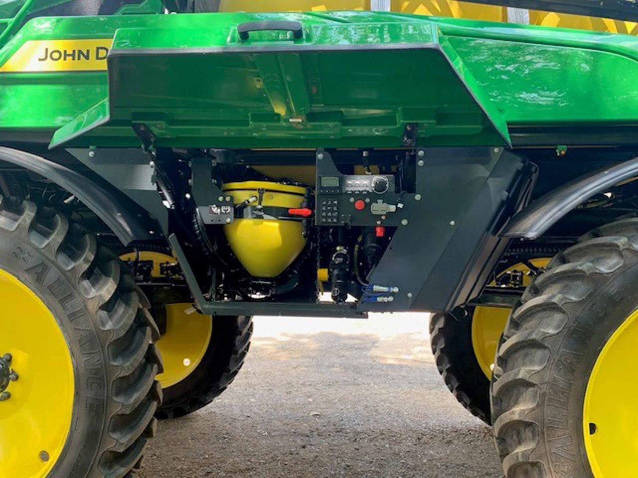 John Deere 340M - Škropilnica: slika 2 John Deere 340M - Škropilnica: slika 2
