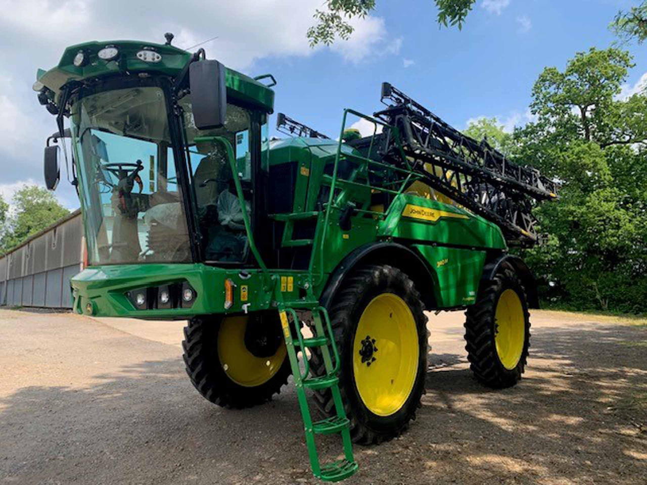 John Deere 340M - Škropilnica: slika 1 John Deere 340M - Škropilnica: slika 1