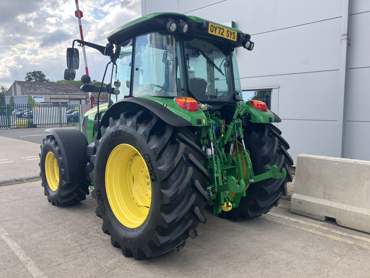 John Deere 5115M - Traktor: slika 3 John Deere 5115M - Traktor: slika 3