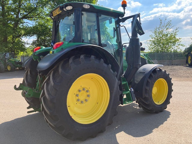 John Deere 6120M - Traktor: slika 5 John Deere 6120M - Traktor: slika 5