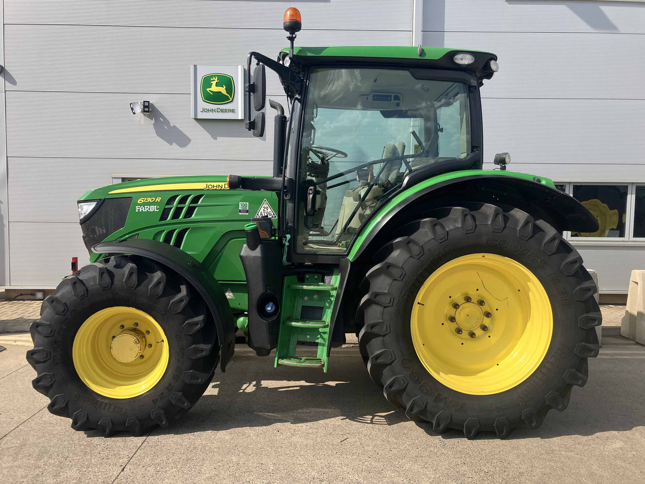 John Deere 6130R - Traktor: slika 2 John Deere 6130R - Traktor: slika 2