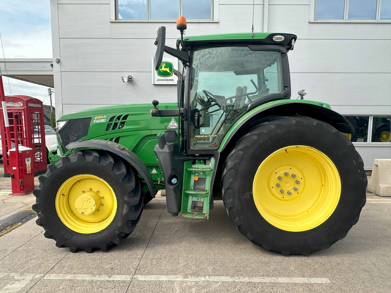 John Deere 6155R - Traktor: slika 2 John Deere 6155R - Traktor: slika 2